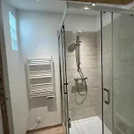 Le Nyaraló *
