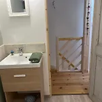 Le Nyaraló *